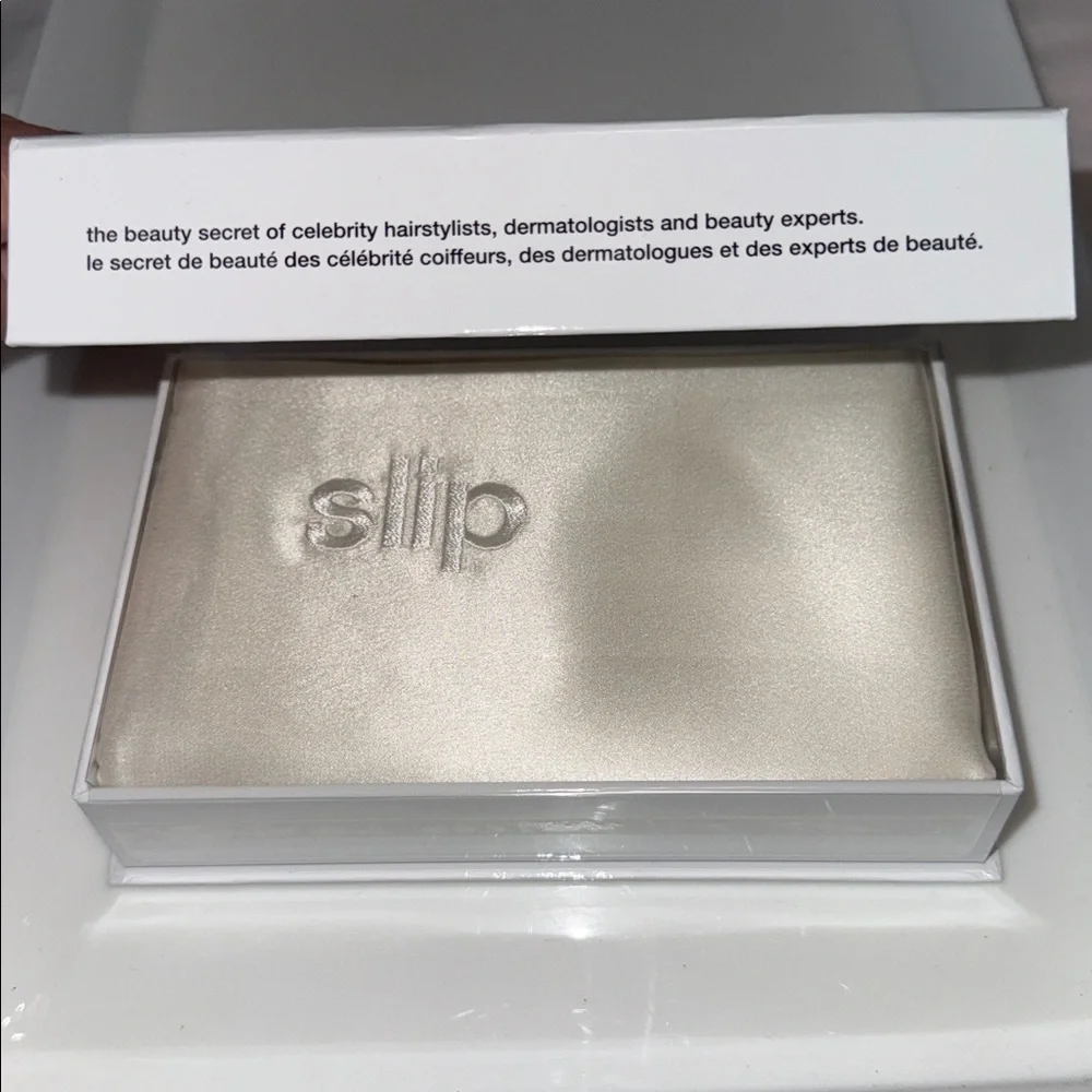 SLIP Pure Silk  ANTI-AGING, ANTI-SLEEP CREASE, ANTI-BED HEAD, Pillowcase